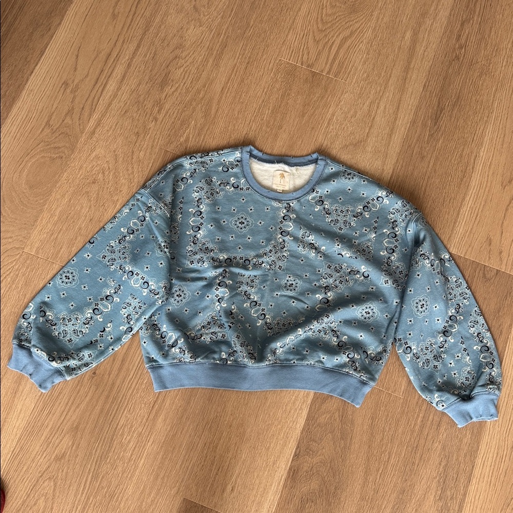 Brand new without the tag West Side pullover